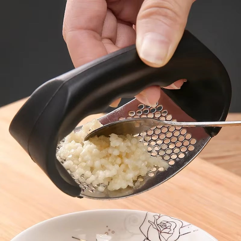Effortlessly Crush Garlic & More with Our Premium Stainless Steel Garlic Press – Your Go-To Kitchen Gadget for Healthy Cooking!